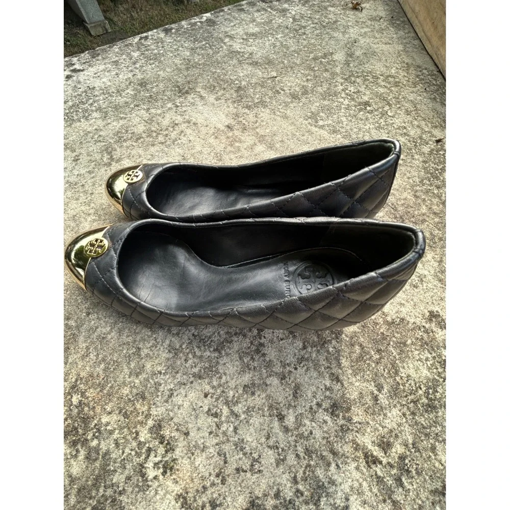Tory Burch Gigi Black Quilted Leather Gold Cap Toe Block Heel Pumps 9.5M 5262